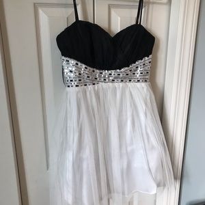 Black and white babydoll dress prom gown